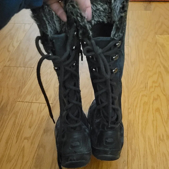 The North Face Faux Fur Suede Janey II Boots, Size 8.5 - Picture 8 of 9